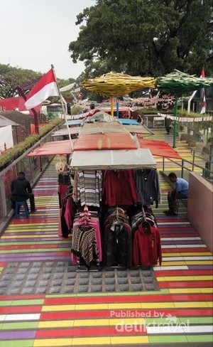 Jalan-jalan Sore di Bandung Tanpa Takut Keserempet Motor