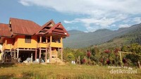 Rumah Nenek Kalobang di Desa Tolajuk Kabupaten Luwu