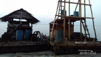 Perahu nelayan yang baru pulang melaut