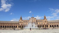 Plaza de Espana dengan Vicente Traver Fountain