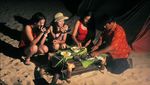 Jatuh Cinta Pada Keindahan Pantai Sundak