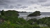Pantai Teluk Asmoro dari Atas