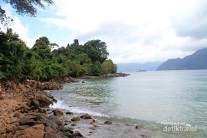 Jawa Timur Punya Pantai Pasir Putih Secantik Ini