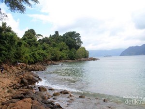 Jawa Timur Punya Pantai Pasir Putih Secantik Ini