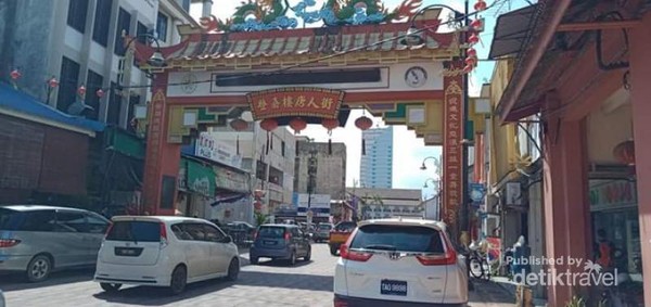 Gerbang Kampung Pecinan Kuala Terengganu.