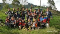 Serigala cross bersama Baja Bandung dan Sugat Subang