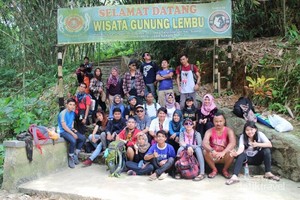 Jelajah Pesona Gunung Lembu di Purwakarta