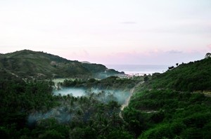 Jelajah Sisi Selatan Lombok Naik Motor, Cakep Banget!