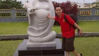 Patung depan