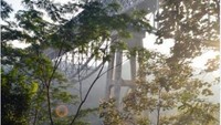 Jembatan melintang di atas Sungai Cirahong