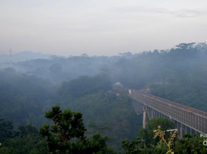 Jembatan Cirahong, Destinasi Favorit Ngabuburit di Ciamis