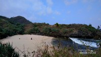 View Pantai Sedahan di sekitar Jembatan Pulau Kalong