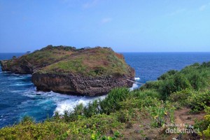 Jembatan Gantung Pulau Kalong yang Bikin Deg-degan