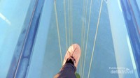 Sensasi berjalan di atas air
