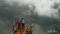 Di Jembatan Selfie, jelang turun hujan