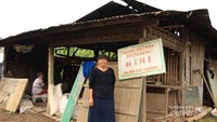 Nini, pemilik usaha kacang barandang di Puncak Lawang