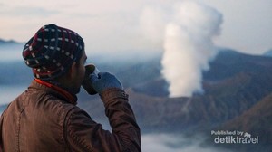 Kala Bromo Berselimut Kabut
