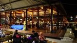 Kala Pagi di Stasiun Tugu