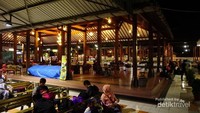Bangunan Joglo khas Jawa
