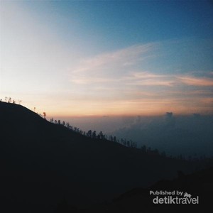 Kali Pertama Mendaki? Coba Naik Gunung Ijen di Jatim