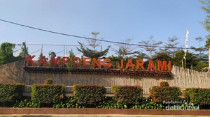 Kampoeng Jarami, Wisata Murah Meriah di Sumedang