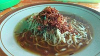 Sarapan dengan mie Koba, kuliner khas Bangka.