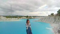 Harus berhati-hati melangkah di sekeliling danau, karena tanahnya sangat lunak.