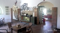 Cafe dengan dekorasi jaman dulu