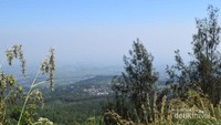 Pemandangan dari Puthuk Siwur