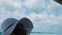 Tak kalah indah dengan Maldives, membuat pulau pasir ini menjadi favorit sebgai tempat berfoto