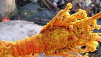 Aneka camilan seafood goreng