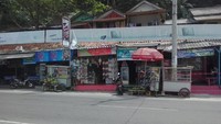 Penjual Makanan di Pantai Karang Hawu