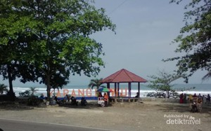 Karang Hawu, Tempatnya Para Peselancar di Sukabumi