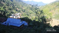 Desa kecil yang diantara lembah yang sangat indah