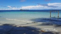 Suasana pantai di Waigeo Villa