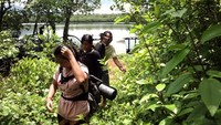 Jalan menuju danau