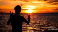 Suasana sunset selalu membuat damai