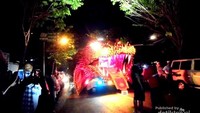 Salah satu mobil hias pada Karnaval Rontek