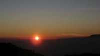 Sunrise cantik di puncak Gunung Bromo