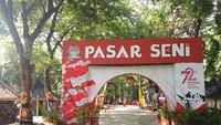 Pintu masuk kawasan Pasar Seni Ancol