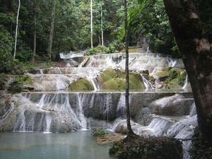 Katakan Cinta di Air Terjun Moramo, Sulawesi Tenggara