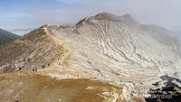 Pesona Kawah Ijen