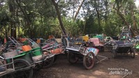 Tempat parkir troli-troli untuk wisatawan kawah ijen