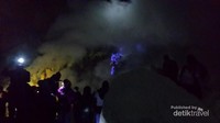 Api biru tertutup asap belerang merupakan fenomena alam langka cuma ada 2 di dunia