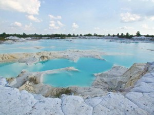 Kawah Putih Punya Kembaran di Belitung!