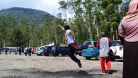i fly to kawah putih