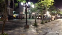 pedestrian yang lebar dan cantik