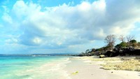 Pantai ini sangat sepi