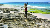 Nelayan Pantai Kawona