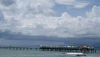 warna warni lokasi kulineran di atas air di sekitar lhok Seudu
